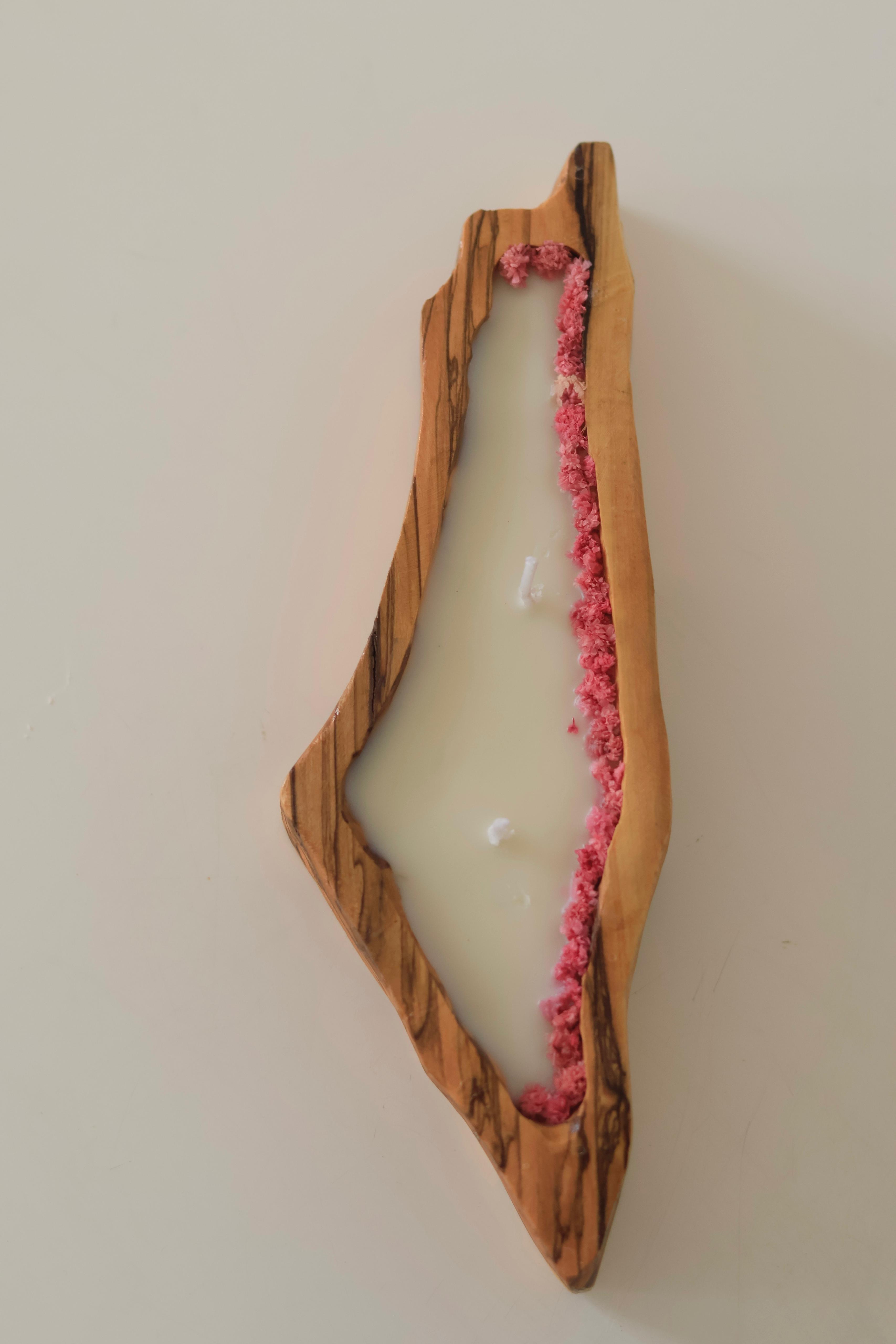 Medium Candle with Palestinian Olive Wood