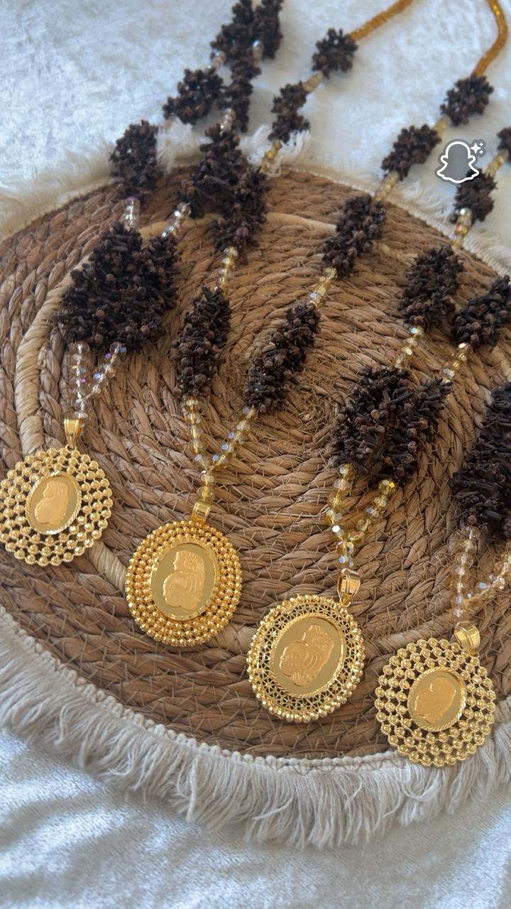 Carnation necklace