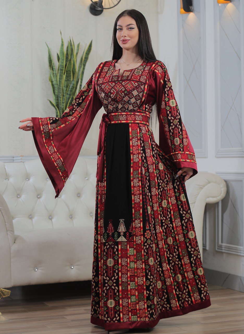 Traditional Embroidered Abaya with Belt and Wide Sleeves